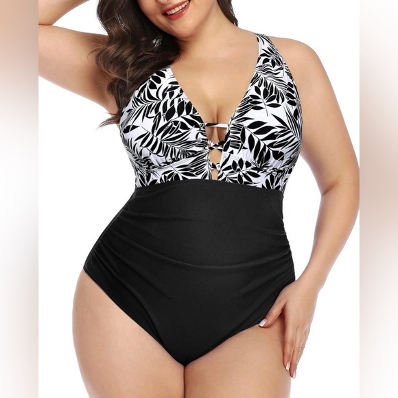 YONIQUE PLUS SIZE 1 PIECE LACE UP PLUNGE TUMMY CONTROL SWIMWEAR SIZE 24W NEW - Picture 3 of 6
